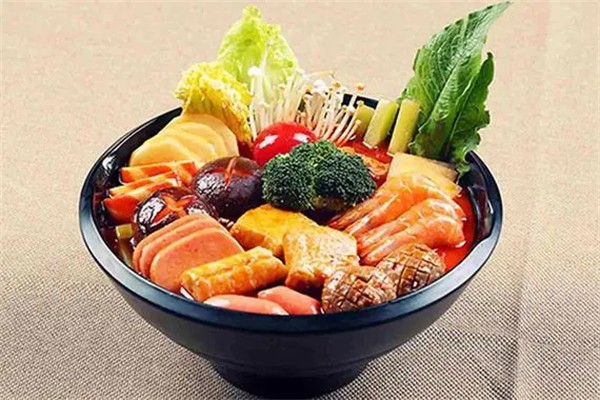 饞丫頭麻辣燙加盟