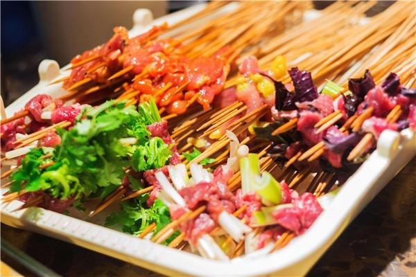 饞嘴巴串串香加盟