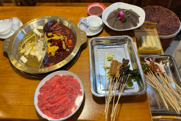 俏川蜀老成都串串香可以加盟嗎?全面服務，加盟可行