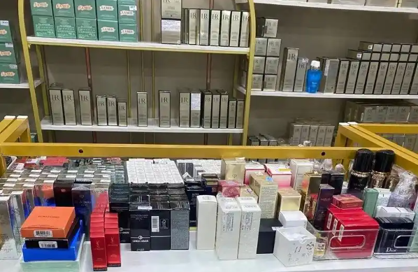 上海開上海美容批發(fā)市場進貨店要多少錢