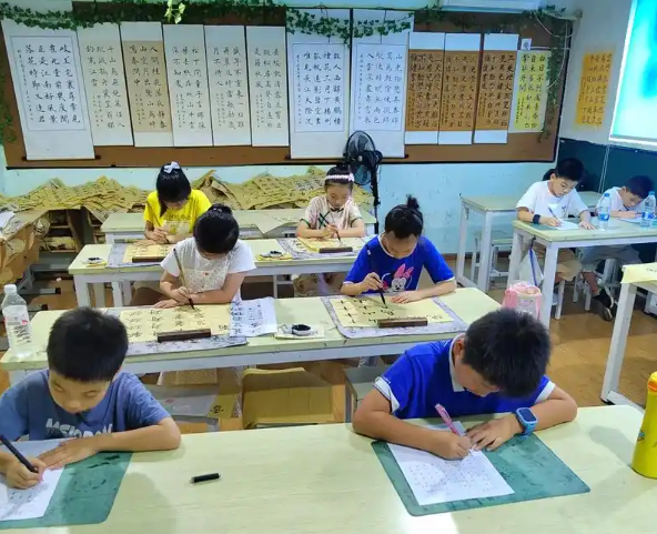 練字培訓班賺錢嗎？從市場紅利到運營邏輯的深度解析