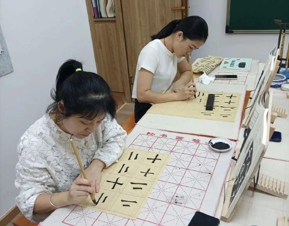 上海開(kāi)上海成人練字培訓(xùn)班店賺錢(qián)嗎