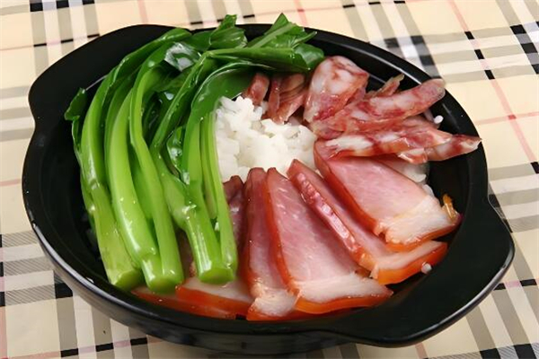 華媽紫砂煲仔飯加盟